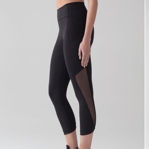Lululemon Sole Training Crop